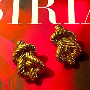 Vintage Nina Ricci clip on earrings